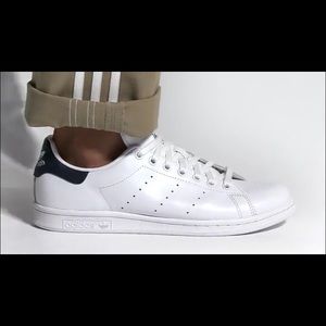 Stan Smith Originals- navy blue